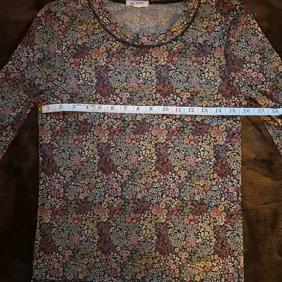 Floral Patterned Long Sleeve Knit Top - Picture 4 of 6